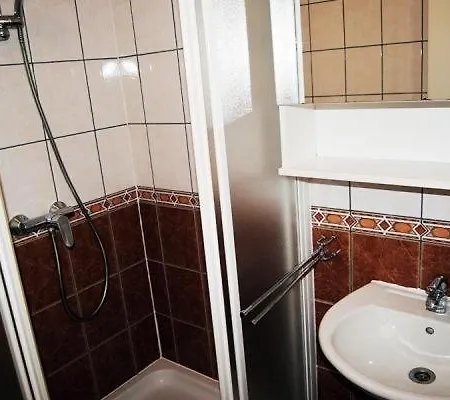 In With Terrace, Air Condition, Wifi, Washing Machine Lägenhet Baška