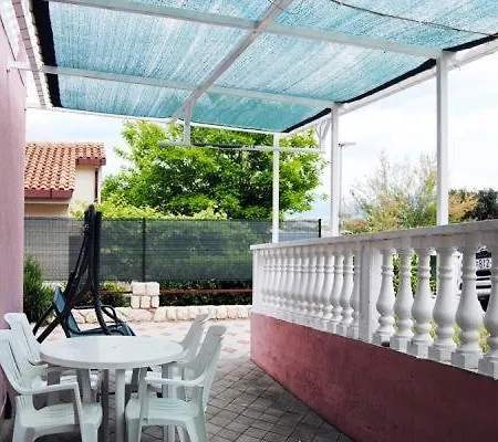 In With Terrace, Air Condition, Wifi, Washing Machine *